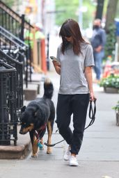 Emily Ratajkowski in a Gray Tee and Black Sweatpants in Manhattan 06/20/2023