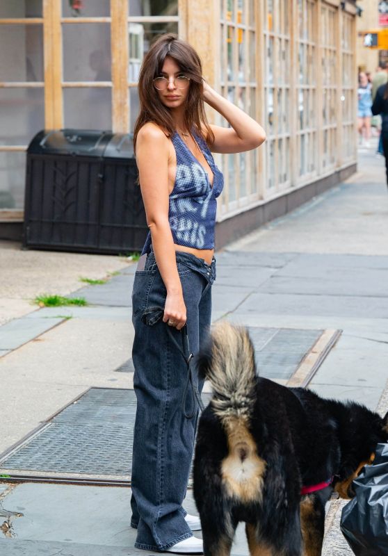 Emily Ratajkowski Street Style - New York 06/15/2023