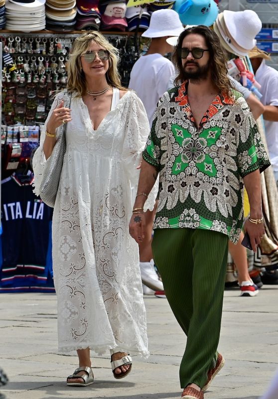 Heidi Klum - Makes a Stylish Statement in Venice 06/23/2023