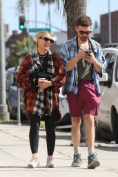 Hilary Duff in Flannel shirt in Los Angeles 06/08/2023