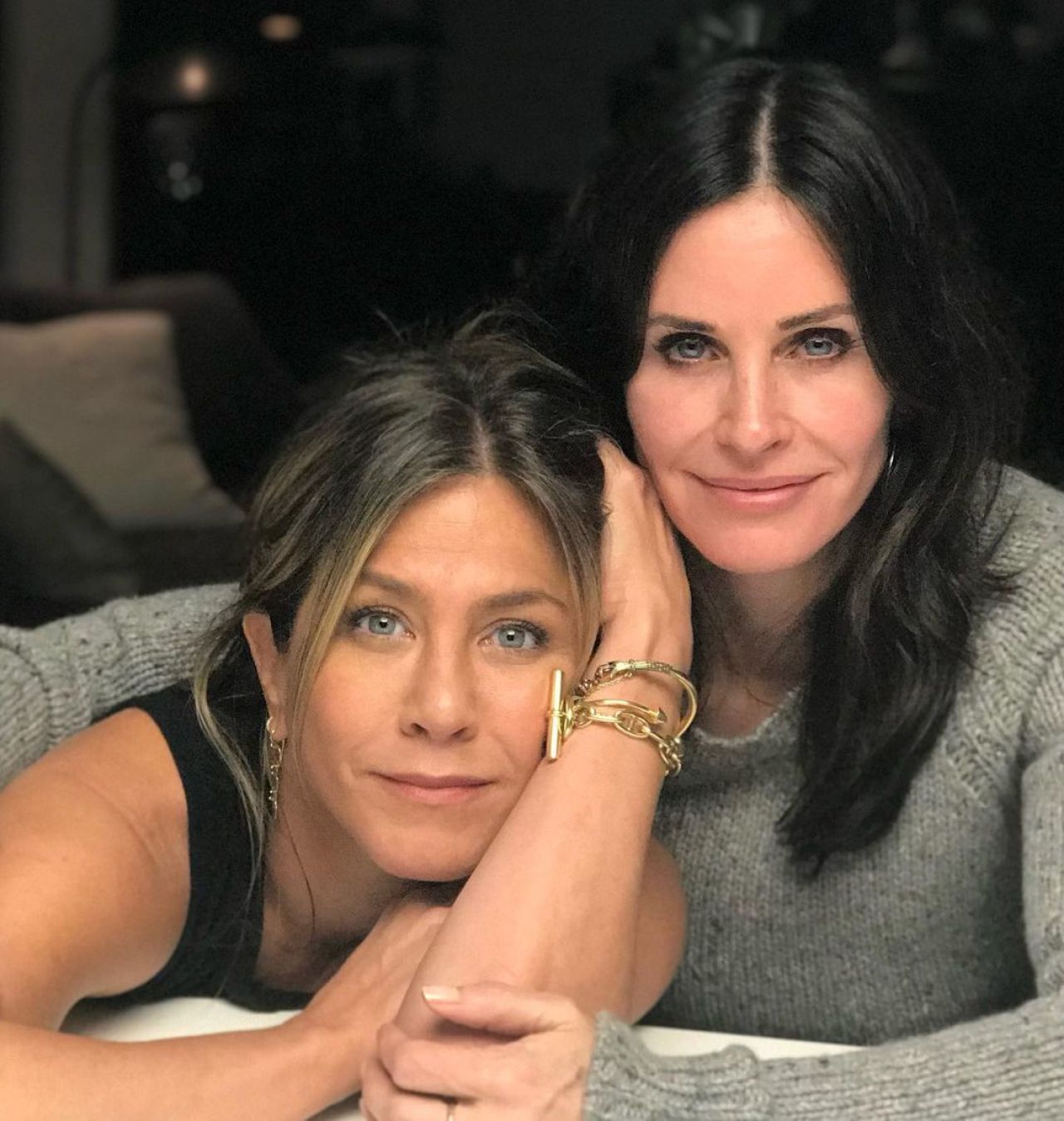 Sexy Hollywood Cougars Jennifer Aniston and Courteney Cox Together