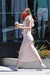 Jennifer Garner and Violet Affleck - Shopping at an Eyeglass Store in Pacific Palisades 06/26/2023