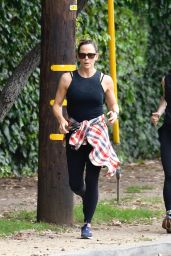 Jennifer Garner Intense Run Through Her Brentwood Neighborhood 06/04/2023