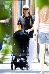 Jennifer Lawrence - LGBT Pride March in New York 06/25/2023