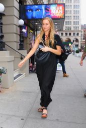 Jennifer Lawrence Street Style - New York 06/22/2023