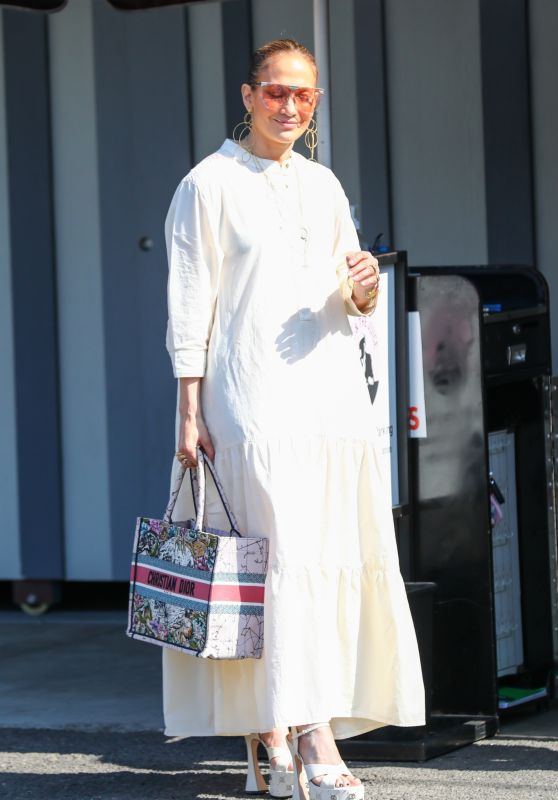 Jennifer Lopez in Gucci Heels Paired With a Christian Dior Purse - Shopping in West Hollywood 06/16/2023