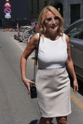 Jo Squillo - Arrives at the Giorgio Armani Fashion Show in Milan 06/19/2023