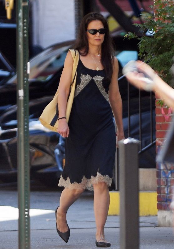 Katie Holmes - Shopping in New York 06/14/2023