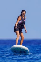 Kelly Piquet in St-Tropez 06/08/2023