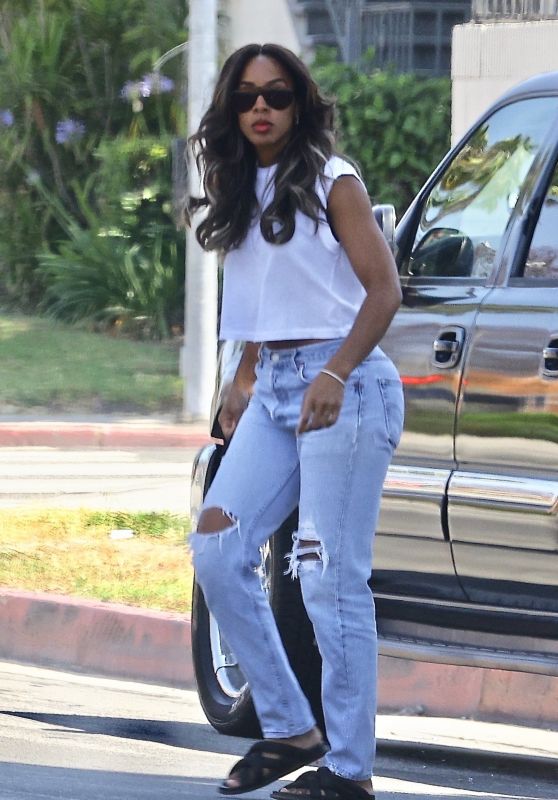 Kelly Rowland - Out in Los Angeles 06/17/2023 • CelebMafia