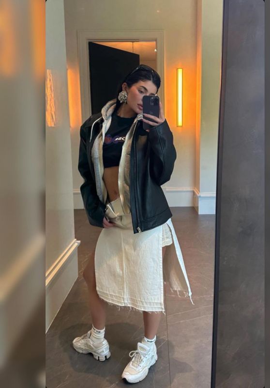 Kylie Jenner Outfit 06/24/2023
