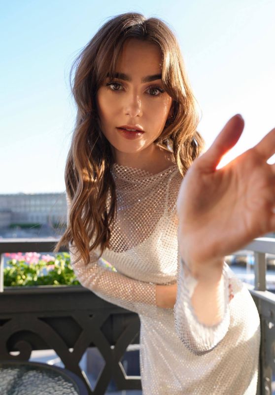 Lily Collins 06/12/2023