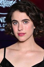 Margaret Qualley - "Starts At Noon" Photocall in Paris 06/08/2023