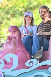 Maya Hawke and Sarah Michelle Gellar in Disneyland 06/25/2023