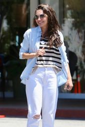 Mila Kunis at Beverly Glen Deli in Beverly Hills 06/26/2023