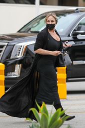 Noor Alfallahseen With Her Mother Alana Setlin in Los Angeles 06/16/2023