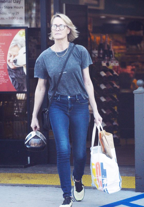 Robin Wright - Out in Los Angeles 05/30/2023