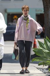 Sarah Paulson Carrying a Gucci Bag With a Pumpkin Design on Melrose Ave in Los Angeles 06/02/2023