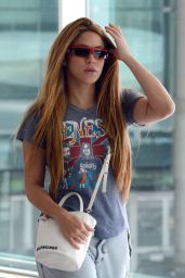 Shakira at the Barcelona Airport 06/07/2023