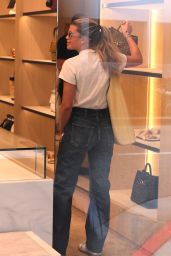 Sofia Richie - Shopping in Beverly Hills 06/12/2023