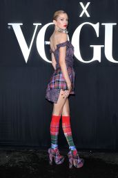 Stella Maxwell - LuisaViaRoma & British Vogue Runway Icons in Florence 06/14/2023