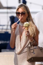 Sylvie Meis Eats an Ice Cream in Saint Tropez 06/06/2023