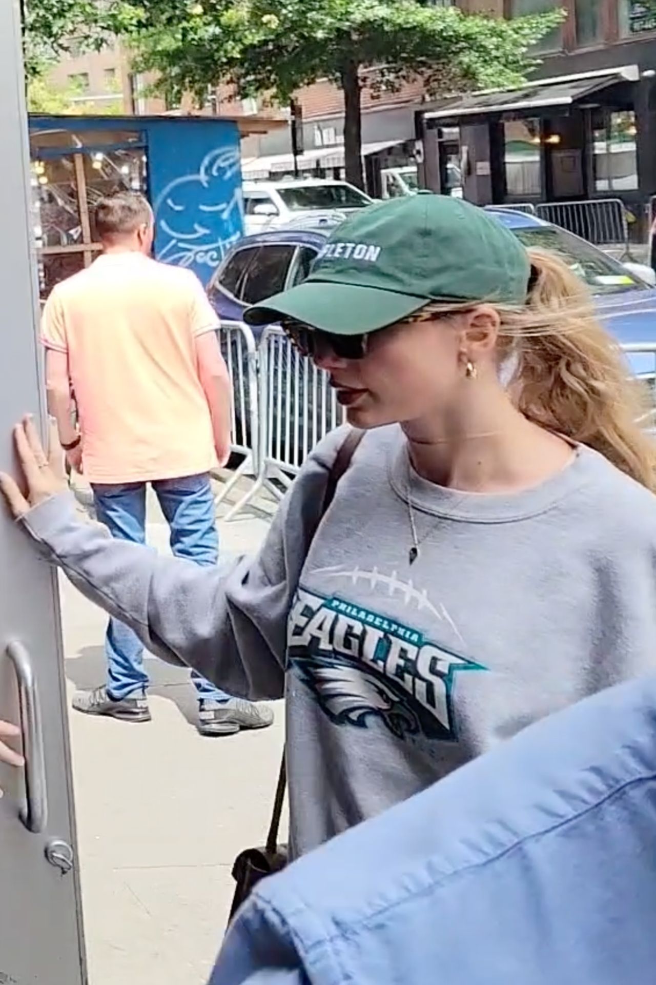 Taylor Swift - Arrives at the Electric Lady Studios in New York 06/22