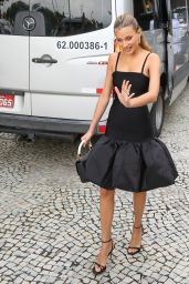 Valentina Zenere - Outside Copacabana Palace Hotel in Rio de Janeiro 06/01/2023