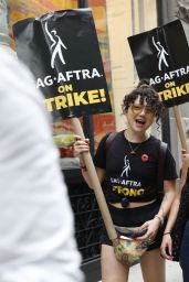 AnnaSophia Robb - SAG-AFTRA Strike in New York 07/19/2023