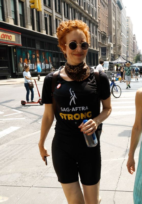 Carla Gugino – SAG-AFTRA Strike in New York 07/19/2023