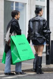 Dua Lipa - Shopping in London 07/17/2023