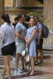 Elizabeth Banks and Max Handelman in Rome 06/30/2023