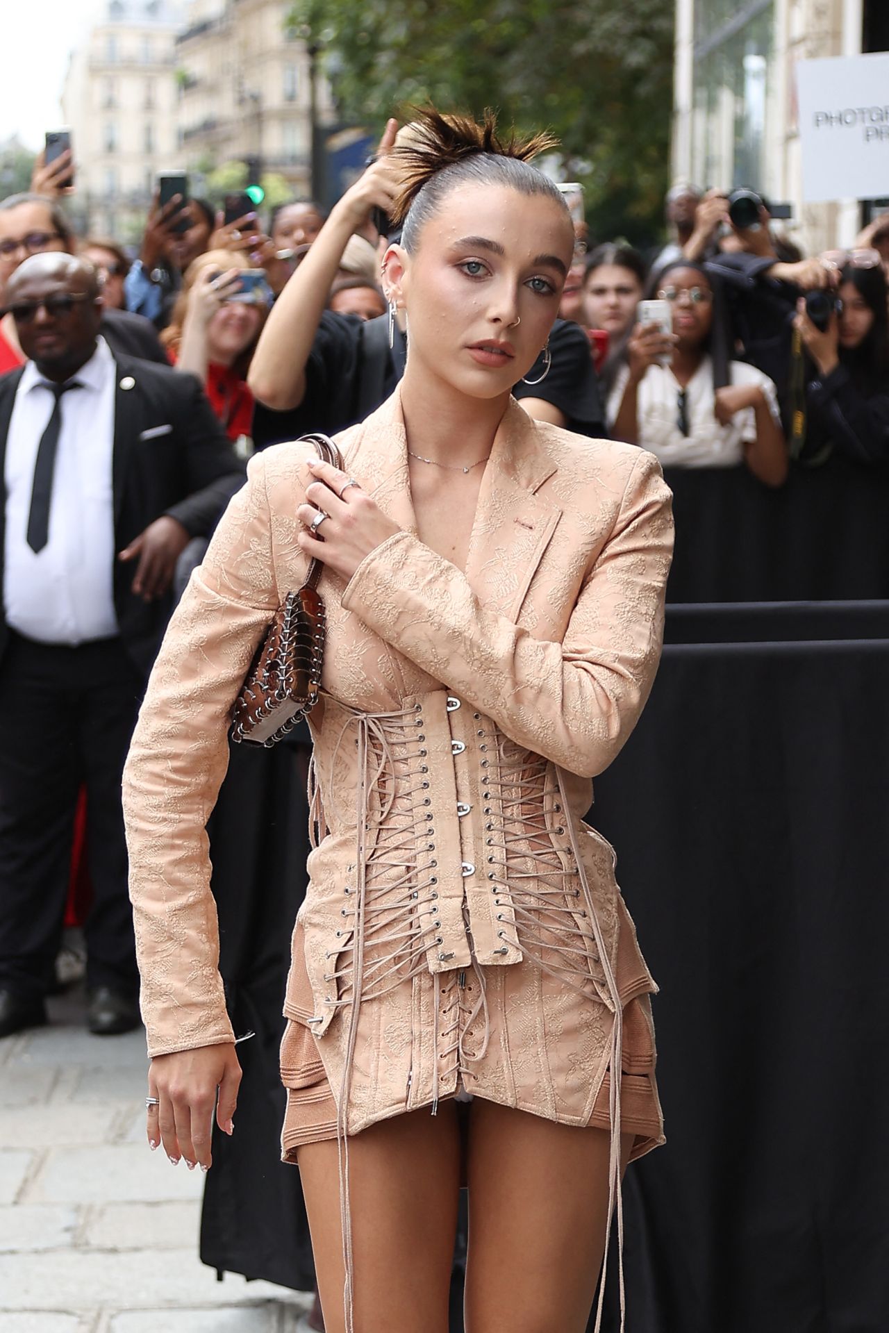 Emma Chamberlain – Arrives at the Jean Paul Gaultier Show at Paris Fashion  Week 07/05/2023 • CelebMafia