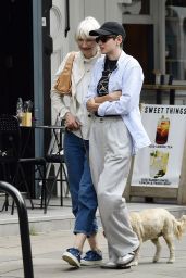 Emma Corrin and Her Mum Shopping in North London 07/29/2023