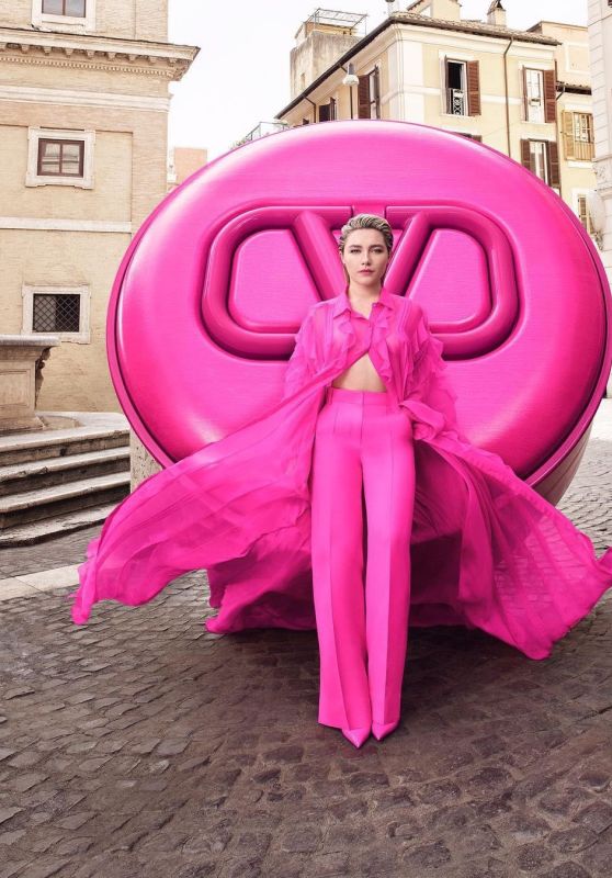 Florence Pugh - Valentino Beauty Ambassador 2023 (+1)
