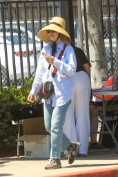 Gillian Jacobs – SAG AFTRA Strike at Paramount in Los Angeles 07/18/2023