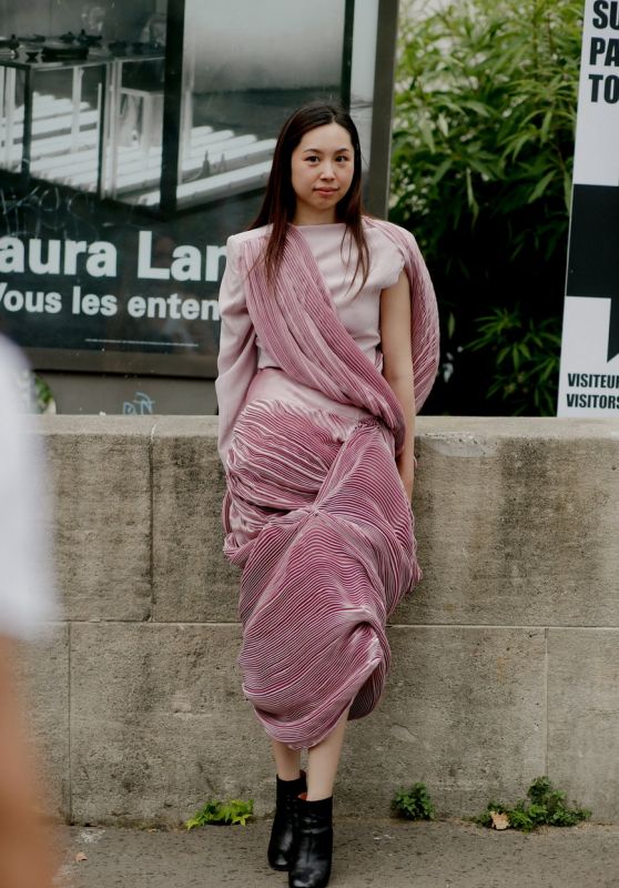 Gloria Wen – Arriving at Alexandre Vauthier Show at Paris Fashion Week 07/04/2023