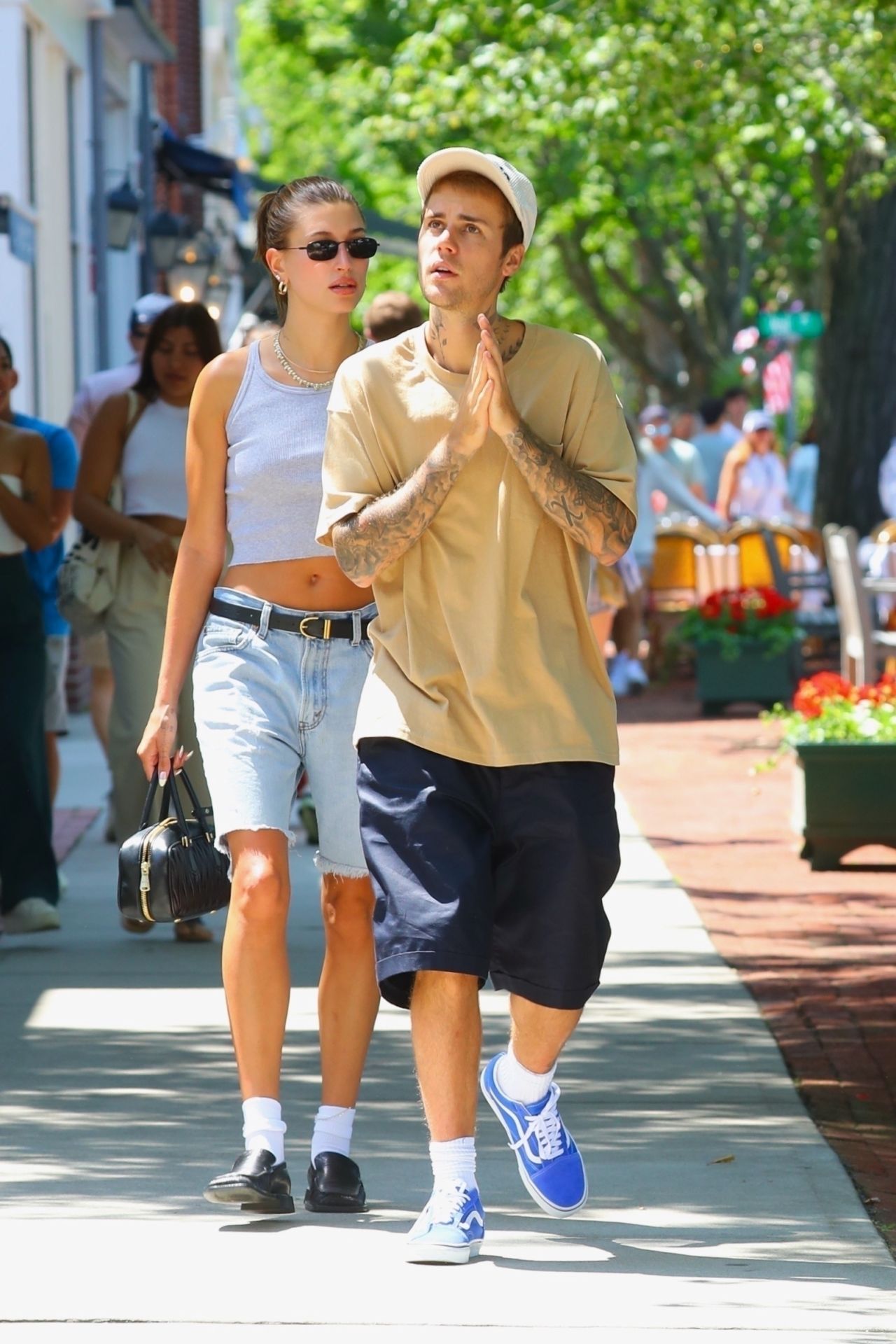 Hailey Rhode Bieber Street Style Sant Ambroeus Southampton 07/05/2023