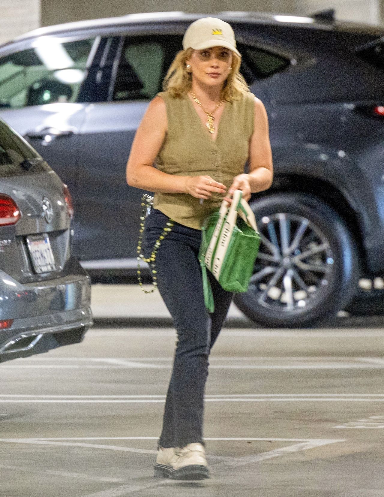 Hilary Duff - Shopping at Whole Foods in Sherman Oaks 06/30/2023