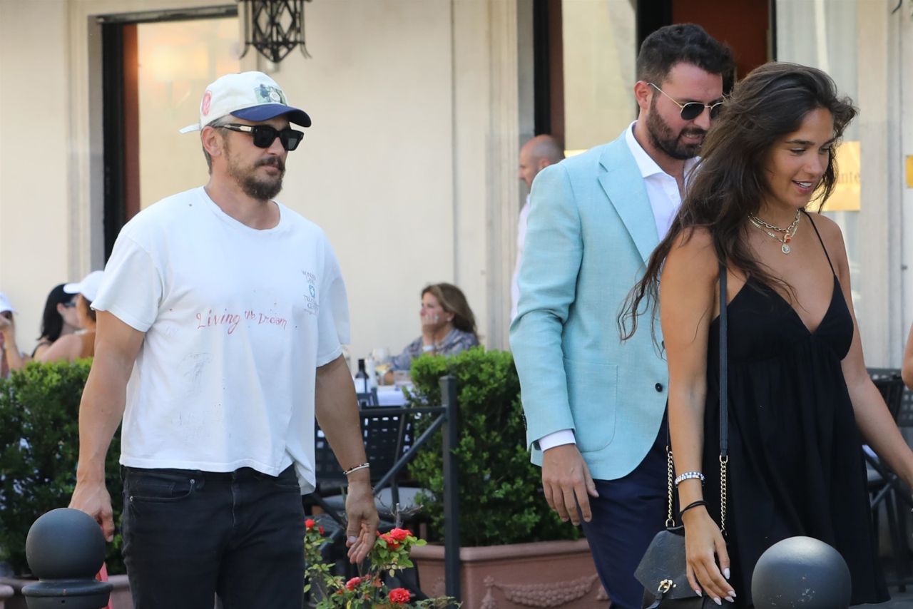 Izabel Pakzad at Bolognese Restaurant in Rome 07/05/2023 • CelebMafia