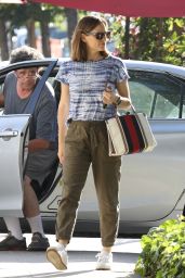 Jennifer Garner in Casual Outfit in Brentwood 07/25/2023