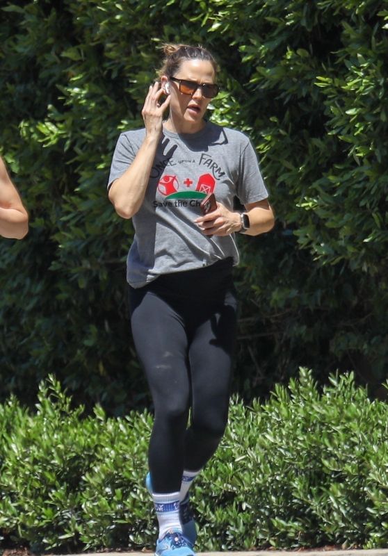 Jennifer Garner - Out for a Run Around Brentwood 07/21/2023