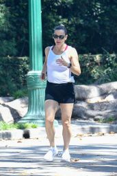 Jennifer Garner - Out For an Intense Run in Santa Monica 07/17/2023