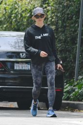 Jennifer Garner - Out on a Morning Walk in Brentwood 07/22/2023