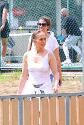 Jennifer Lopez - 4th of July Holiday in The Hamptons 07/04/2023