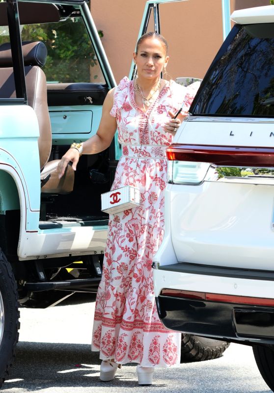 Jennifer Lopez at the Iconic Beverly Hills Hotel 07/16/2023