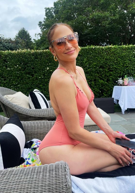 Jennifer Lopez in Swimsuit 07/04/2023