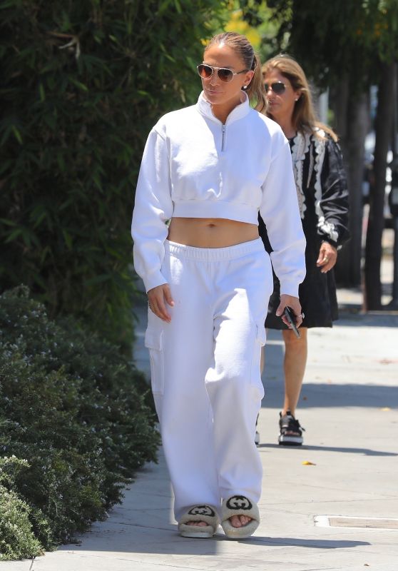 Jennifer Lopez - Shopping in Los Angeles 07/25/2023 • CelebMafia