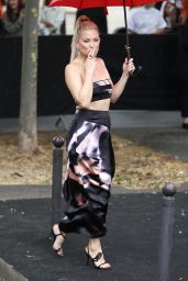 Kate Hudson - Arrives for the Giorgio Armani Prive Haute Couture Spring Summer 2023 Show in Paris 07/04/2023