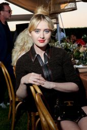 Kathryn Newton - Tod